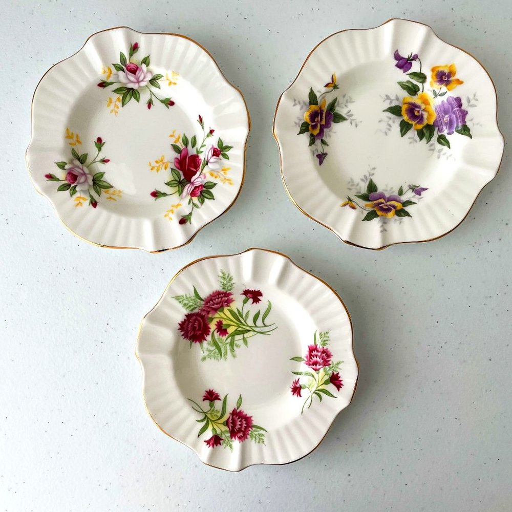 Vintage Set of 3 Royal Windsor Fine China Ashtray Trinket Ring Tea Bag D…